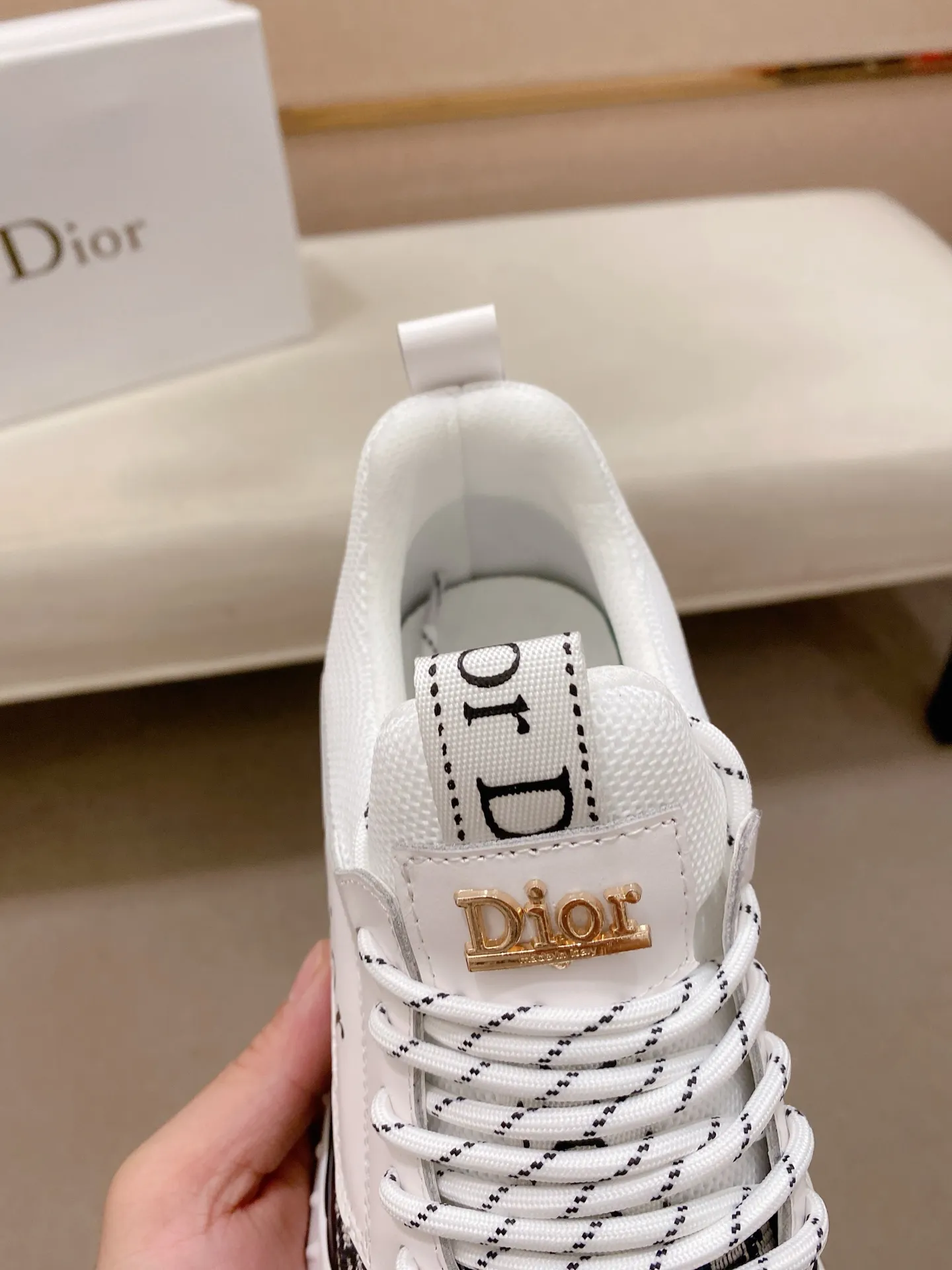 Factory price: 440💰[Dior·Dior] New casual sports style men's shoes, new spring and summer design, perfect workmanship, lace-up lazy style to create wardrobe quality, upper: imported cowhide, sheepskin lining is soft and comfortable, ultra-light TPU wear-resistant outsole, simple, versatile fashion men's shoes, excellent color code number 38--44. (Can be customized for 45 non-refundable)